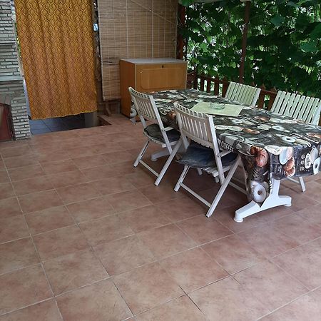Hotel Agancs Vendégház Balatonszárszó Esterno foto